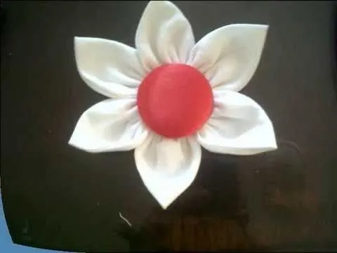 TUTORIAL: como hacer una flor en tela.. - YouTube
