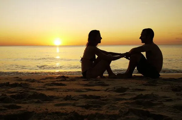Imagenes d parejas en la playa - Imagui