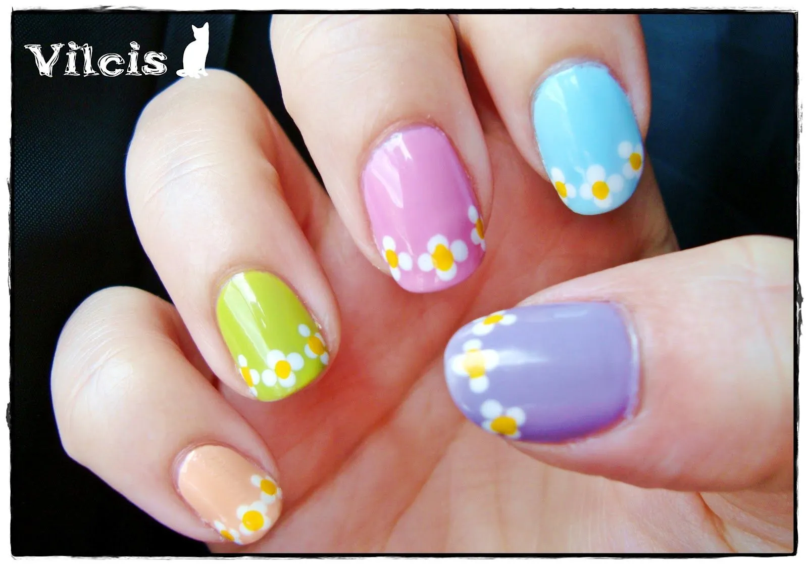 Vilcis nail designs: Desafío 31 días - Día 14 - Uñas con flores Vilcis nail designs: Desafío 31 días - Día 14 - Uñas con flores
