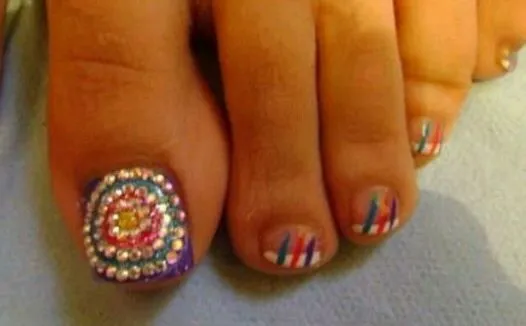 Uñas de pies decoradas, swarosky, cristeles de colores | Nails ...