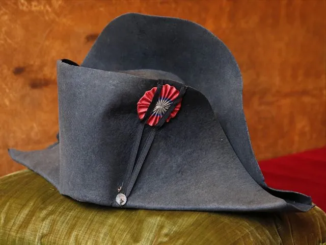 Venden un sombrero de Napoleón Bonaparte en 2,3 millones de ...