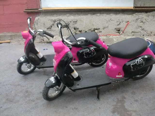 Vendo moto scooter a bateria de hello kitty - Las Condes, Chile ...
