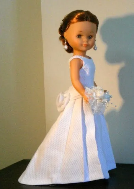 Vestido de novia para muñeca Nancy de Famosa. ABRIL. | Etsy ...