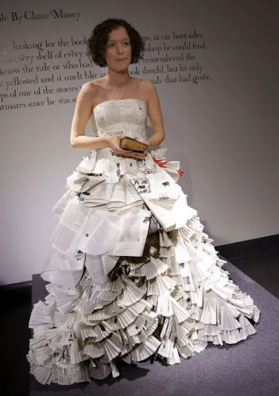 Vestidos de reciclaje de papel periodico - Imagui
