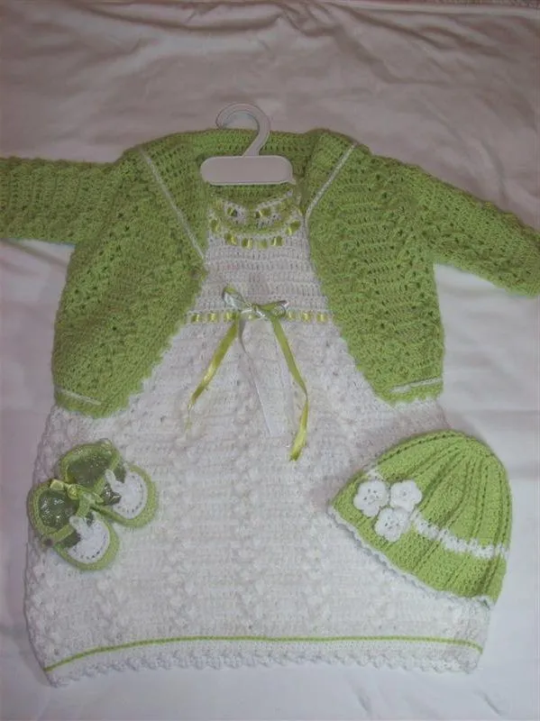 Vestidos tejidos de recién nacidos - Imagui