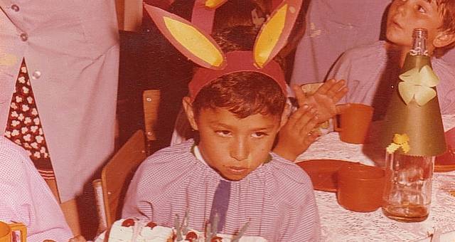 Niño con orejas de burro - Imagui