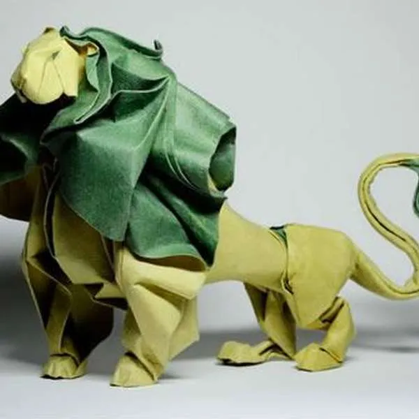 Video: Artista de origami se vuelve viral por creaciones de animales