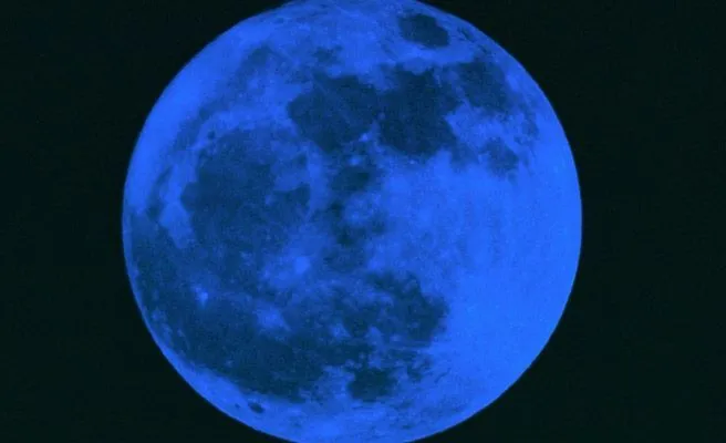 Este viernes brillará la 'luna azul', que solo aparece cada tres ...