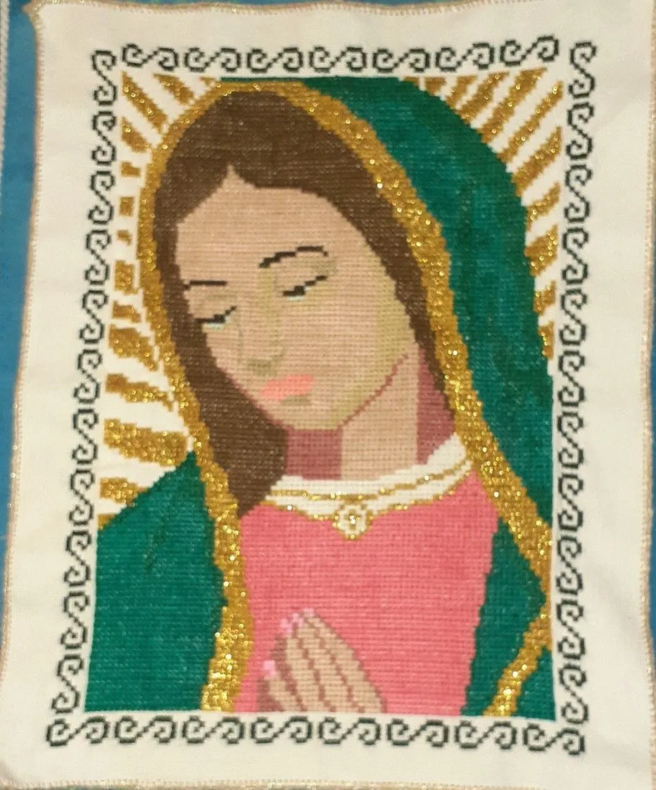 Virgen de Guadalupe punto en cruz | Bordados en punto cruz, Cuadros punto  de cruz, Graficos punto de cruz