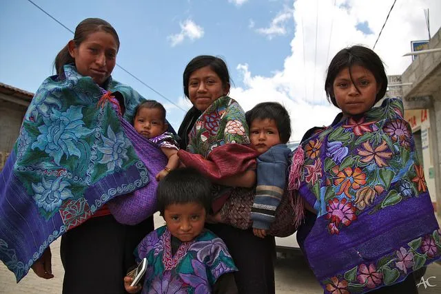 Viva México, cabrones! • vivirenmexico: Familia Indigena en...