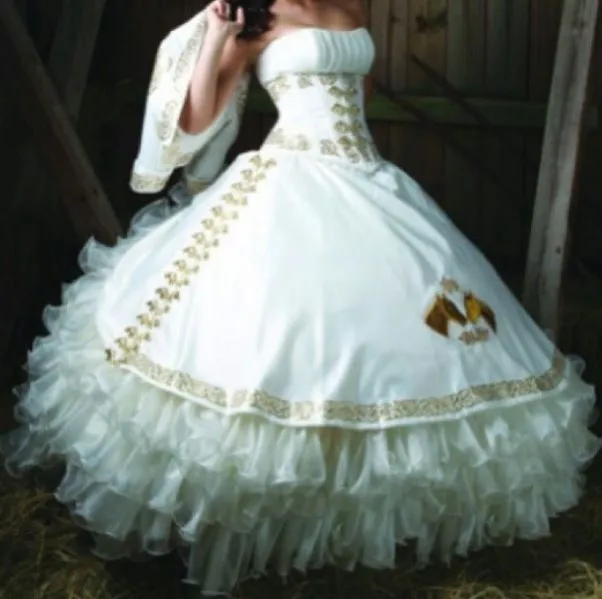 Wedding dress. Boda charra. In LOVE. Would change some stuff, but ...