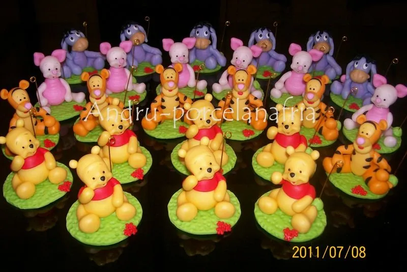 Souvenirs de Winnie Pooh en porcelana fria paso a paso - Imagui