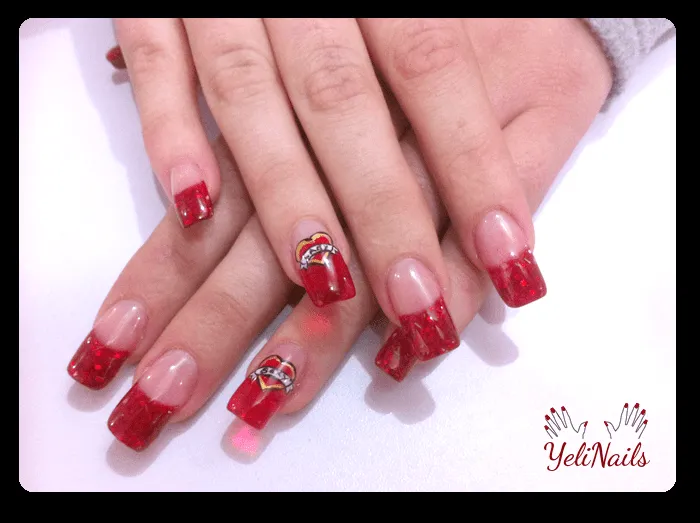 Yelinails: Uñas acrílico cristal en rojo / Nail art para San Valentín.