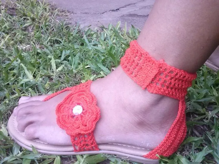 zapatillas bordadas o con crochet on Pinterest | Crochet Flip ...