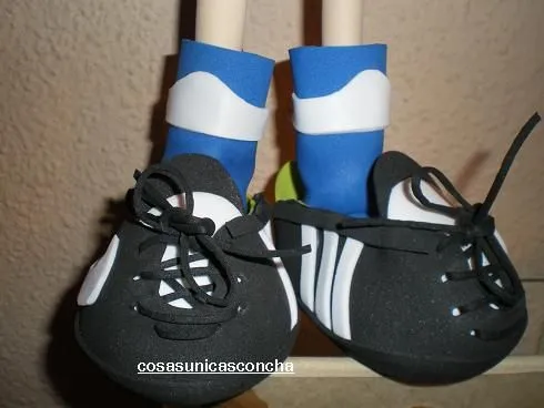 Como hacer botas futbol fofuchas - Imagui