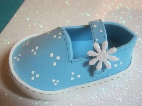 Zapatos de foami para baby shower niño - Imagui