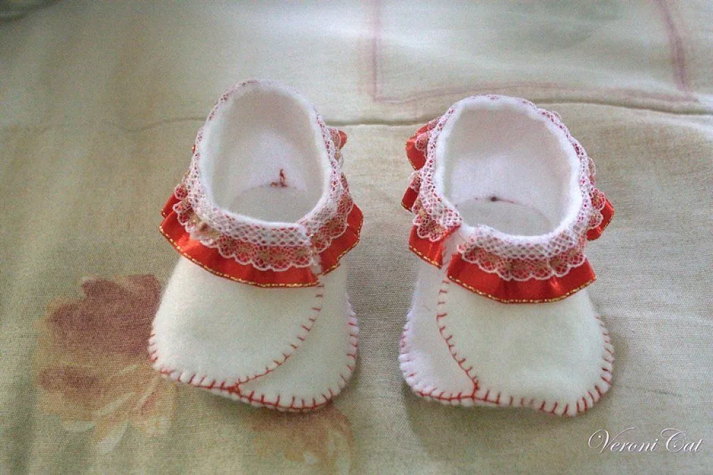 zapatitos de fieltro | Aprender manualidades es facilisimo. zapatitos de fieltro | Aprender manualidades es facilisimo.
