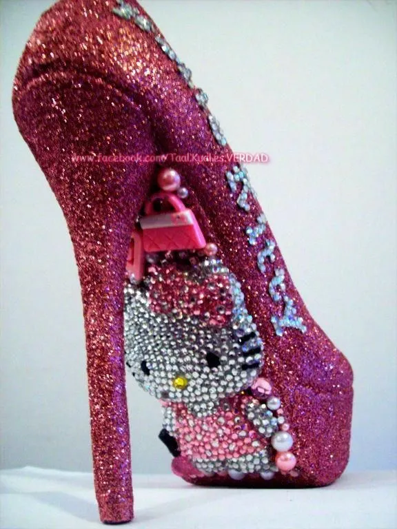 Zapatos de taco para quinceañeras de Hello Kitty | Solo para ...
