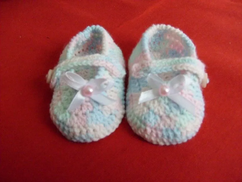 Hacer zapatos tejidos para bebé - Imagui