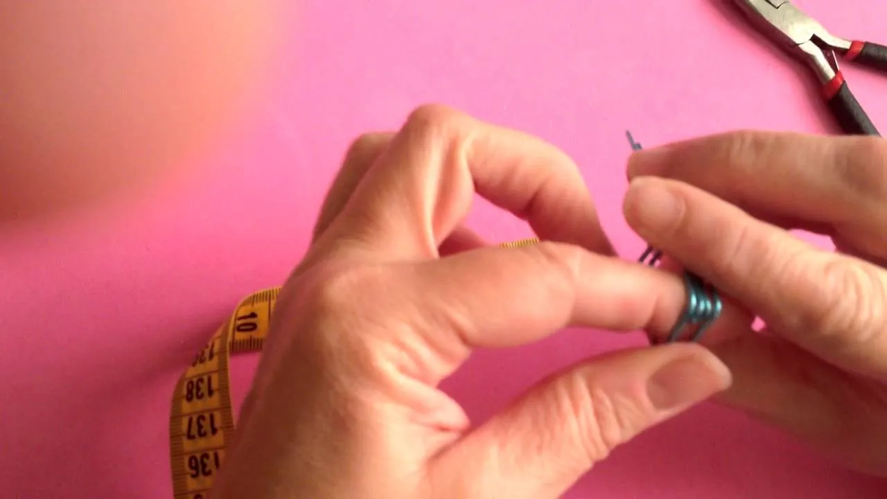1ª parte. Tutorial para hacer gafas cuadradas para Fofuchas. - YouTube 1ª parte. Tutorial para hacer gafas cuadradas para Fofuchas. - YouTube