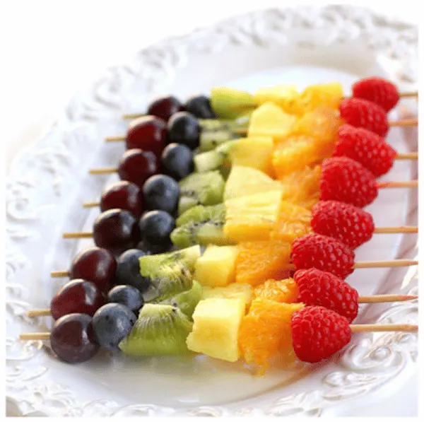 10 brochetas de frutas divertidas y originales | PequeRecetas