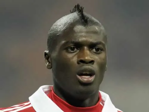 futbolista con corte de pelo de cresta | 2015 – LosCortesDePelo.com