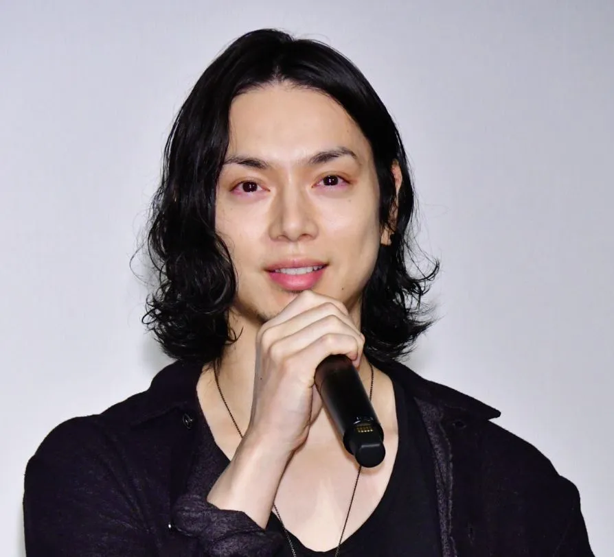 ▷ 12 Japoneses Guapos y Famosos ⇒ 【¡Muy Bellos!】 ⛩️ ▷ 12 Japoneses Guapos y Famosos ⇒ 【¡Muy Bellos!】 ⛩️