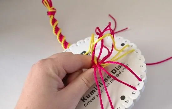 12 Strand Spiral Kumihimo Tutorial - Dream a Little Bigger