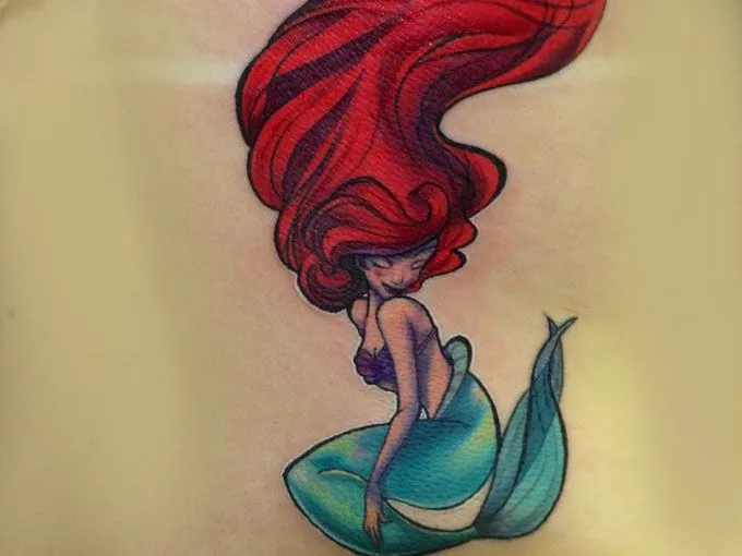 12 tatuajes increíbles para las amantes de La Sirenita | ActitudFEM 12 tatuajes increíbles para las amantes de La Sirenita | ActitudFEM