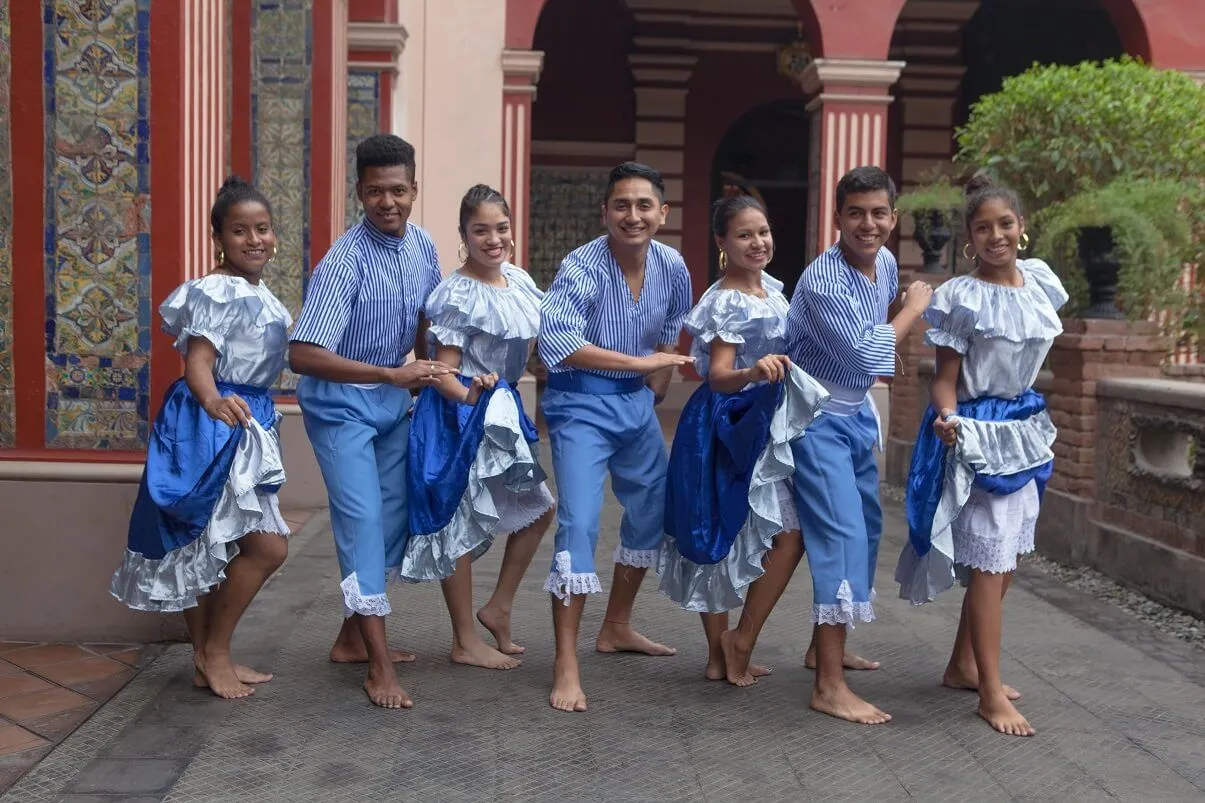 13 bailes y danzas típicos de la costa peruana 13 bailes y danzas típicos de la costa peruana