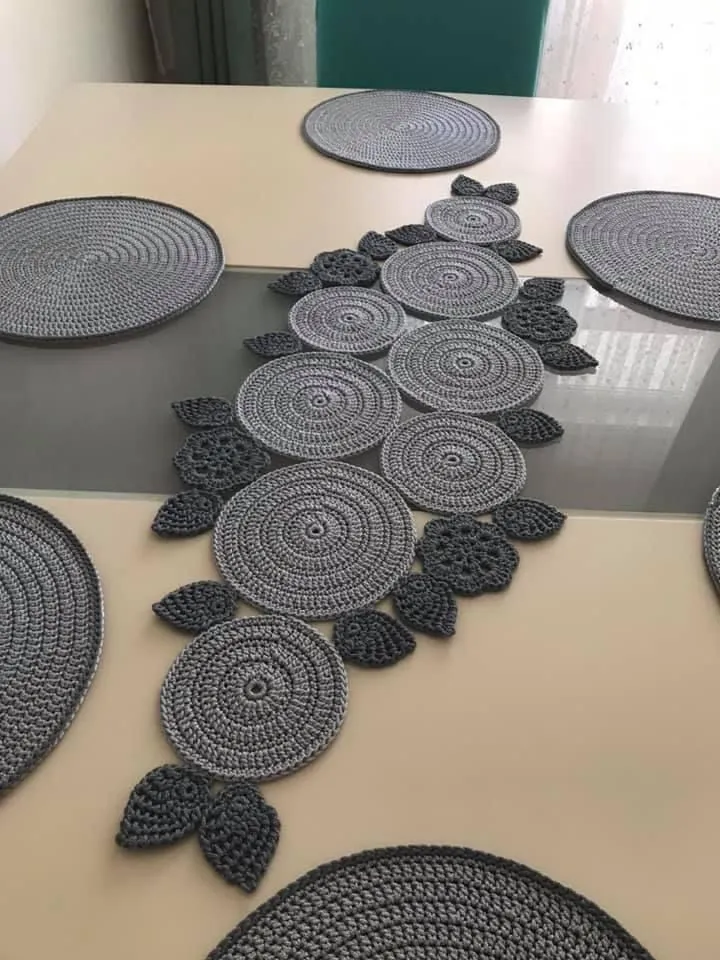 13 Ideas De Caminos De Mesa Tejidos A Crochet! - Manualidades eli 13 Ideas De Caminos De Mesa Tejidos A Crochet! - Manualidades eli