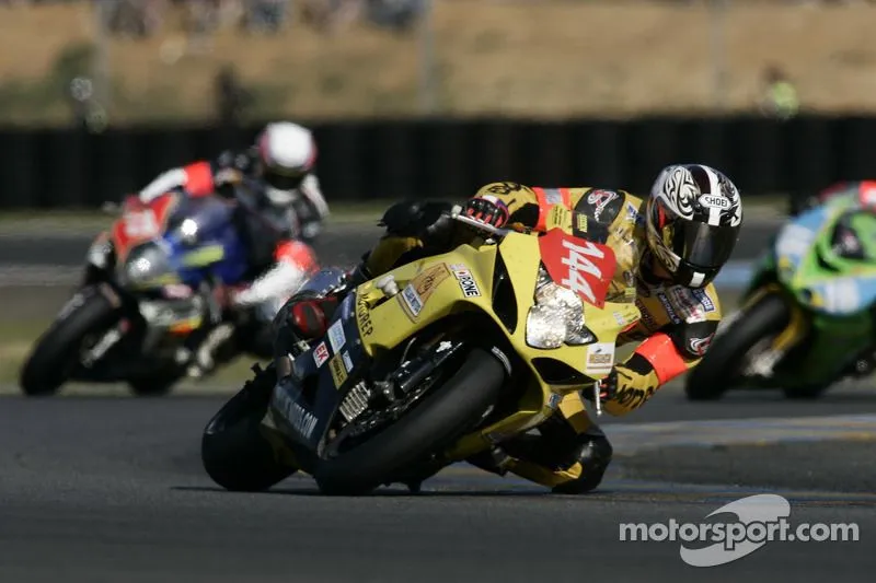 144 Village Motos Maisons Honka Suzuki: S. Penna, D. Lebail, J ...