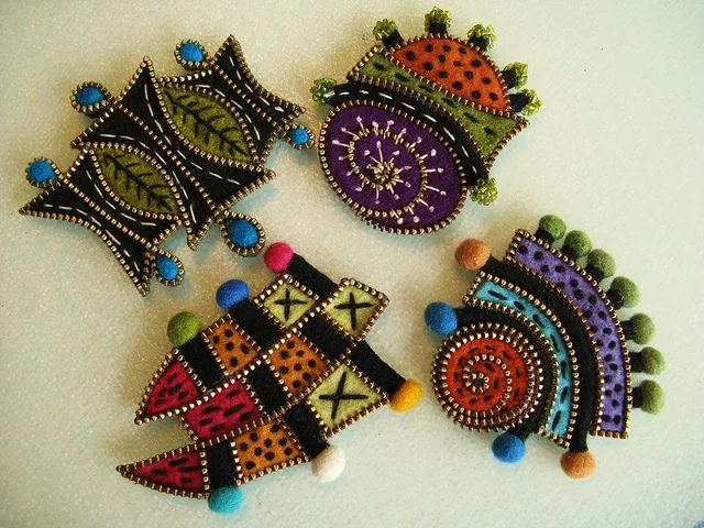 1615.- Broches con cremalleras y fieltro | Labores en Red 1615.- Broches con cremalleras y fieltro | Labores en Red