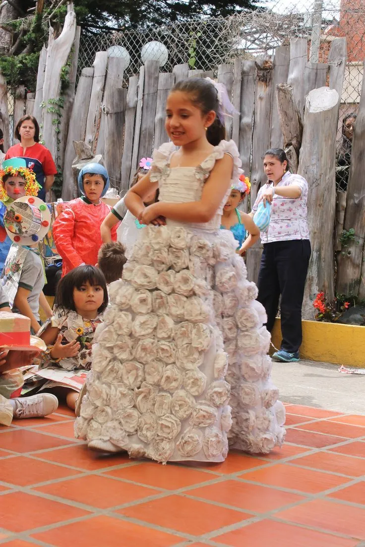 17 Best images about DESFILE DE VESTIDOS CON MATERIAL RECICLADO ... 17 Best images about DESFILE DE VESTIDOS CON MATERIAL RECICLADO ...