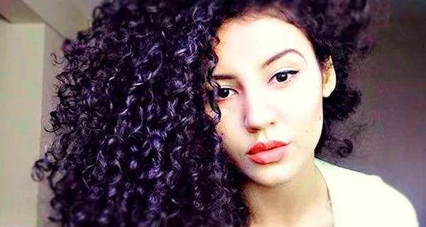 18 Terribles problemas de tener un cabello RIZADO 18 Terribles problemas de tener un cabello RIZADO