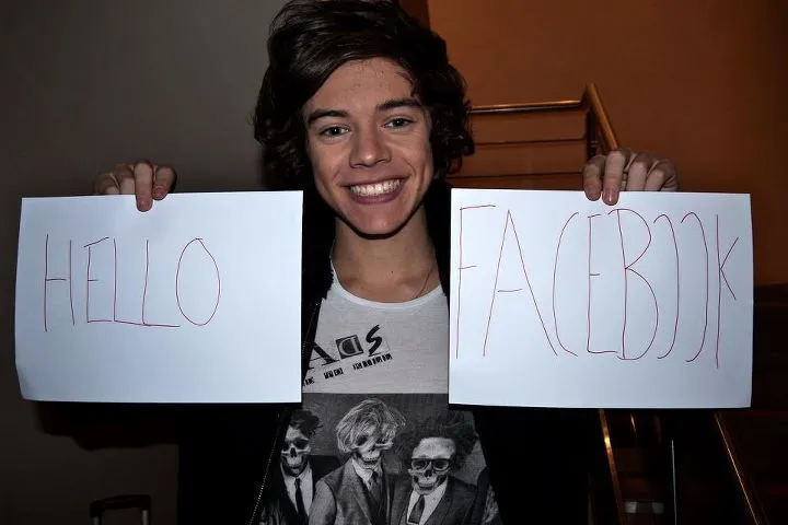 1D Family Argentina ©: Los chicos con carteles de Facebook 1D Family Argentina ©: Los chicos con carteles de Facebook