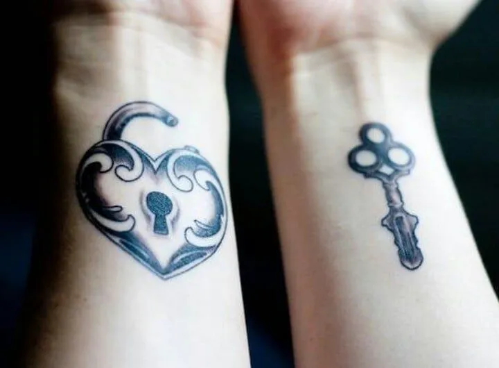 20 Ideas de tatuajes para hermanas que harán que te enamores
