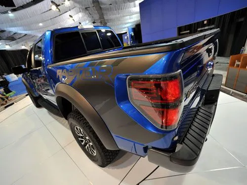 2012-Ford-F-150-SVT-Raptor+3.jpg