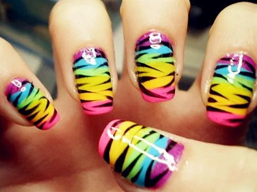 21 asombrosos diseños de uñas decoradas de colores 21 asombrosos diseños de uñas decoradas de colores