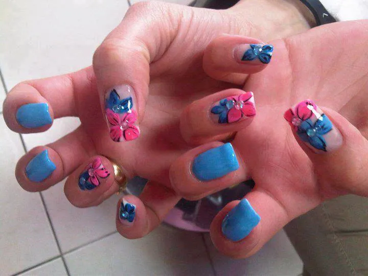 21 Diseños de Uñas con Flores en Azul Clarito - ε Diseños e Ideas ... 21 Diseños de Uñas con Flores en Azul Clarito - ε Diseños e Ideas ...