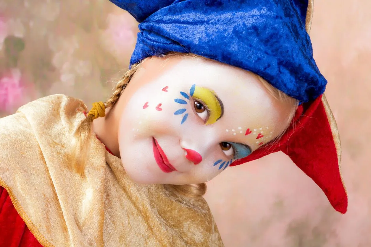 21 maquillajes y peinados sencillos para disfrazar a los niños en Carnaval 21 maquillajes y peinados sencillos para disfrazar a los niños en Carnaval