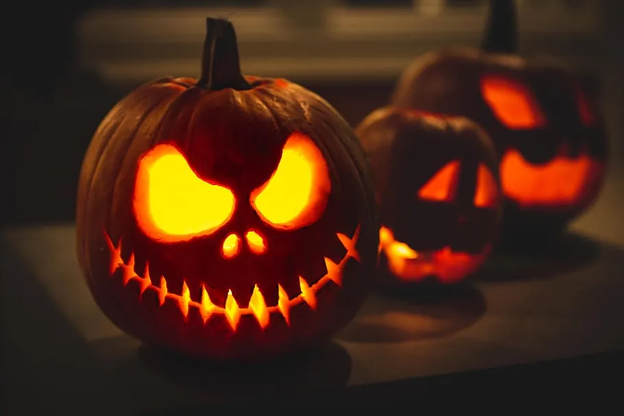 22 Ideas para Calabazas de Halloween - Patrones Terroríficas 22 Ideas para Calabazas de Halloween - Patrones Terroríficas