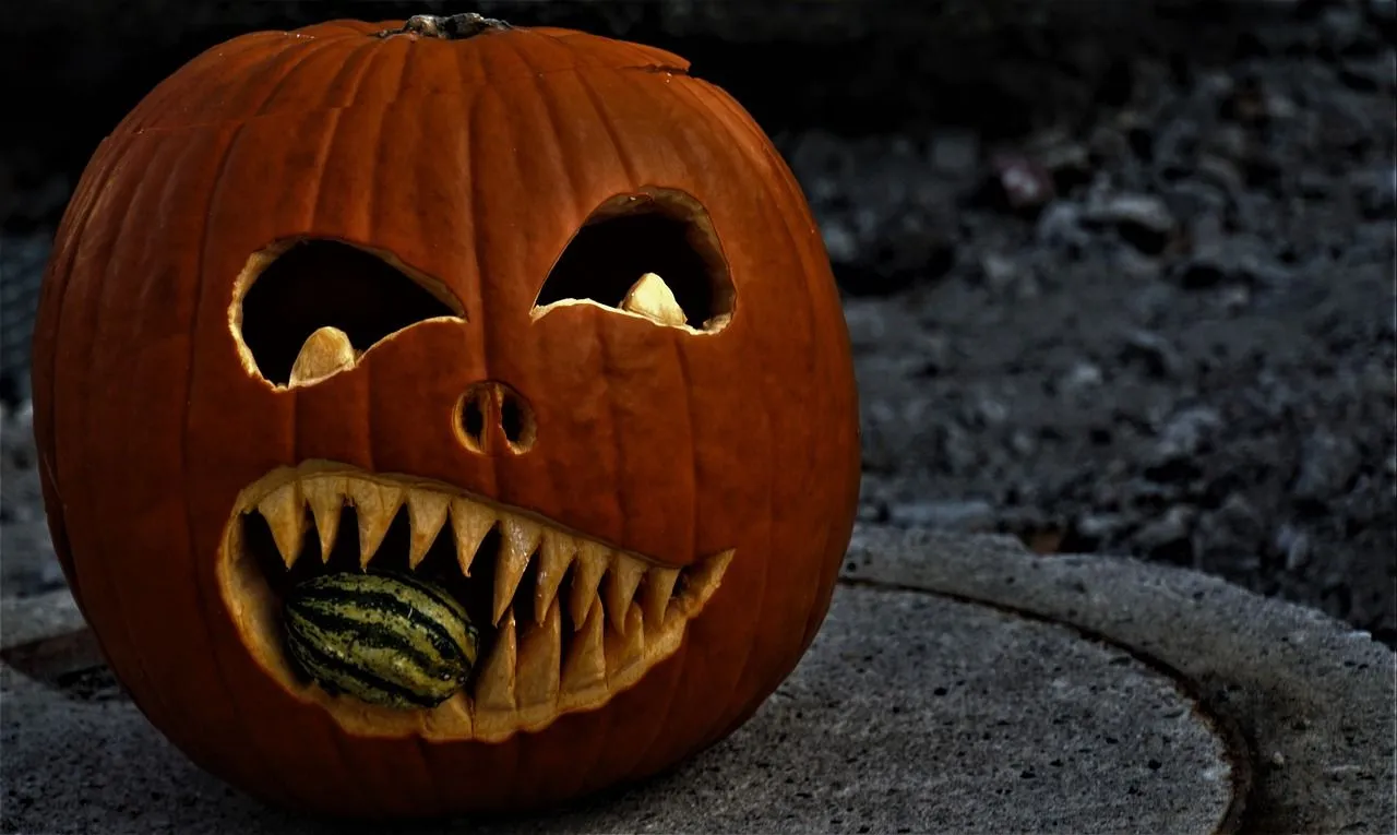 22 Ideas para Calabazas de Halloween - Patrones Terroríficas 22 Ideas para Calabazas de Halloween - Patrones Terroríficas