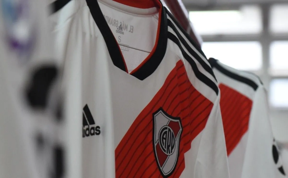 Las 25 camisetas más lindas que tuvo River: ranking con fotos