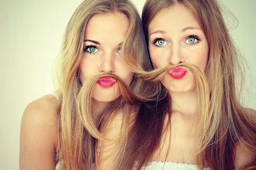 25 Divertidas fotos que toda chica debe tener con su mejor amiga
