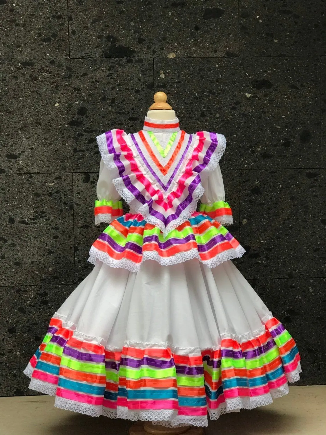 27 ideas de Traje típico de Guadalajara | traje típico, traje tipico de guadalajara, trajes tipicos de mexico 27 ideas de Traje típico de Guadalajara | traje típico, traje tipico de guadalajara, trajes tipicos de mexico