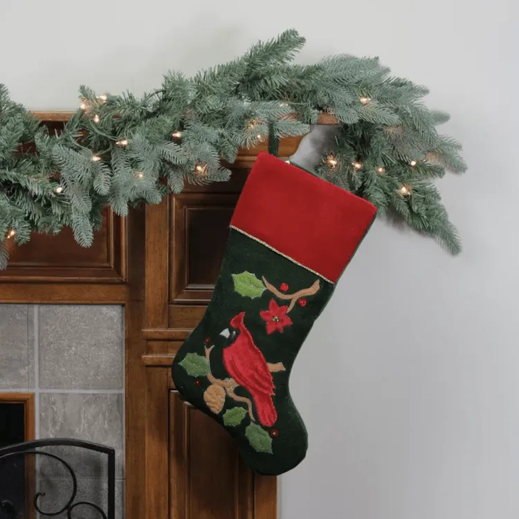 30 Botas navideñas originales para darle un toque festivo a tu hogar