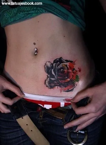 30 Excelentes tatuajes de rosas para hombres y mujeres | Lucno ...