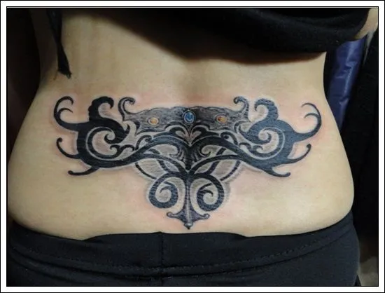 33 tatuajes tribales para mujeres