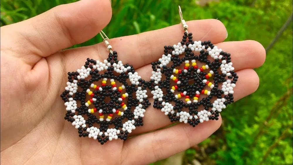 Aretes tejidos en mostacilla paso a paso